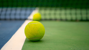 球场上的网球设备体育娱乐概念掌声9秒视频