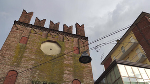 在意大利城的流星中心一座塔6秒视频
