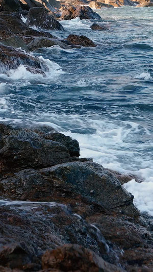 海浪击石海岸线33秒视频