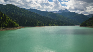 意大利空旷的湖水12秒视频