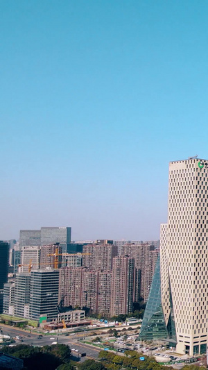 航拍杭州CBD来福士城市阳台日月同辉杭州cbd44秒视频