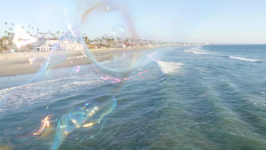 加利福尼亚码头上的肥皂泡模糊的夏季8秒视频