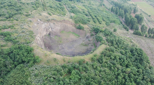 自然风光火山口航拍4K视频视频