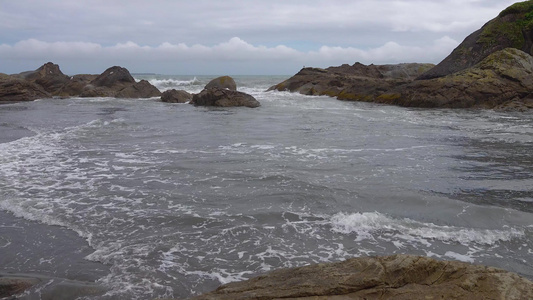太平洋海岸充满水的海滩海洋波浪奥林匹亚国家公园乌萨岛视频