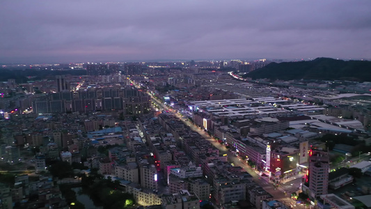 航拍广东广州花都区街道夜景视频