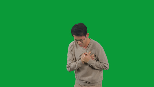 4K绿幕男性心绞痛视频