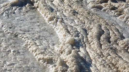 水面上的脏泡沫河口富营养化水中的环境问题图兹洛夫斯基视频