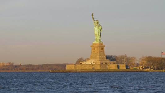 自由岛纽约州纽约市中射门船风景海光视频
