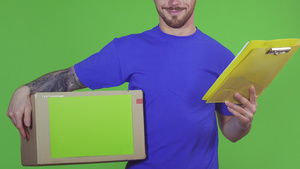 手持复印空间纸板盒带绿幕9秒视频