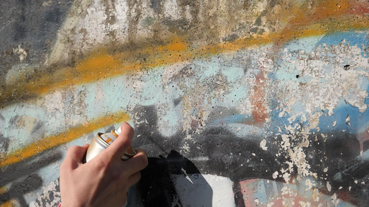 街上墙壁的艺术绘画涂鸦视频