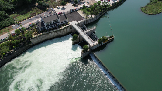 挡水坝蓄水防洪视频