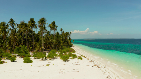 有沙滩的热带岛屿巴拉巴克岛帕拉旺岛菲利平斯岛视频