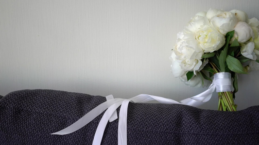 花束花朵和白面纱视频