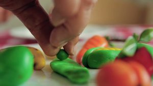 制作水果样式的甜点8秒视频