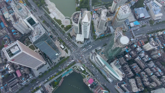 航拍武汉建设大道十字路口交通视频