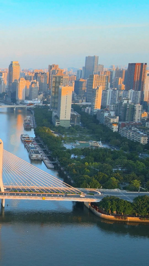 唯美航拍广州海印大桥车流夕阳余晖32秒视频