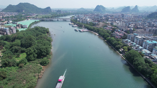 漓江旅游船漓江风景区视频