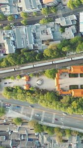 航拍俯瞰风光城市武汉地标建筑黄鹤楼景区全景素材城市建设视频