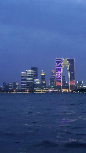 苏州著名景点金鸡湖夜景东方之门52秒视频