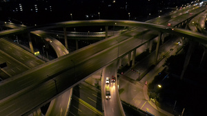 4K航拍俯瞰杭州彩虹立交桥夜景车流91秒视频