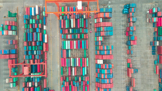 航拍港口货柜物流运输[空箱]视频