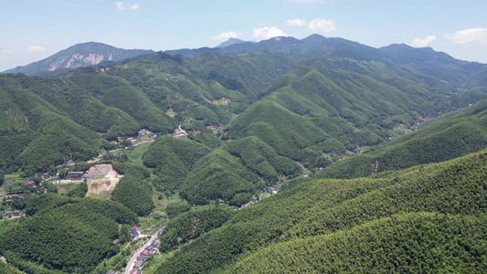 大自然连绵起伏山川丘陵航拍视频