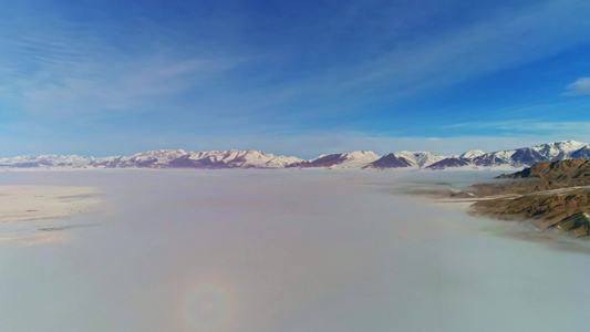 天山山脉冬季云海视频