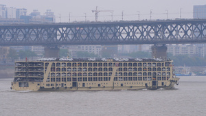 长江上航行中的大型货轮物流运输航运4k素材53秒视频