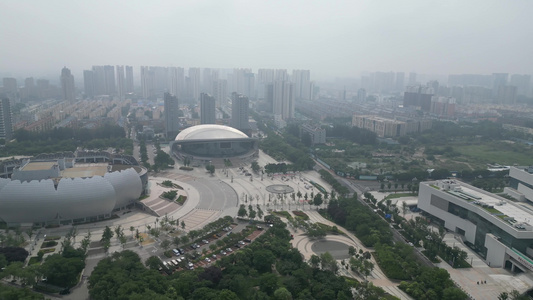 航拍山东菏泽牡丹广场菏泽大剧院 视频