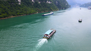 长江三峡西陵峡4A景区游船航拍4k33秒视频