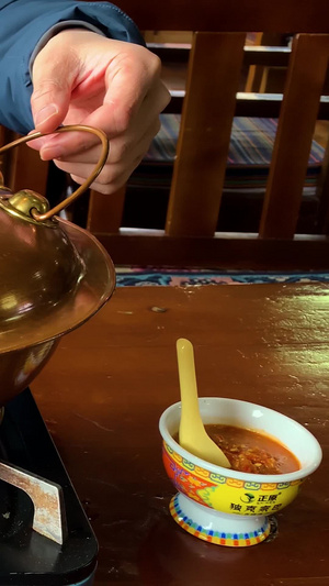 云南迪庆藏族自治州传统藏族火锅视频合集传统美食40秒视频