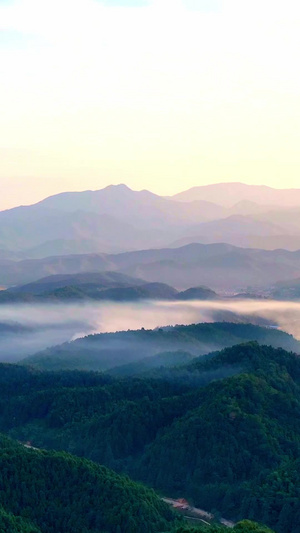 山谷间的云海高速摄影9秒视频