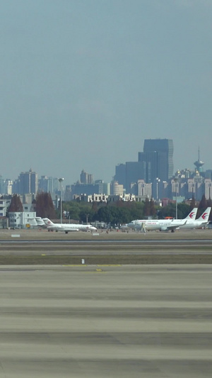 繁忙的机场上海虹桥机场航站楼21秒视频