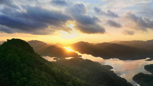 4K实拍朝阳山岭日出自然风光视频