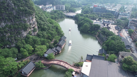 叠彩山和木龙湖公园两江四湖视频