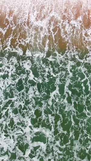 航拍福建平潭岛坛南湾比绿色海浪沙滩视频自然风光38秒视频