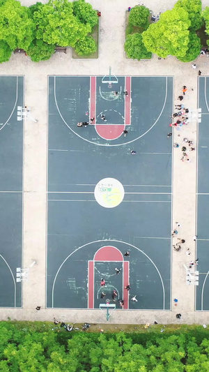 航拍城市篮球场足球场运动的人体育素材运动素材62秒视频