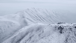 4K航拍天目山脉龙王山雾凇雪景风光11秒视频
