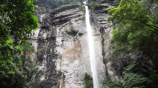 瀑布水流流水升格视频视频