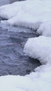 冰雪河水溪流流水冰雪消融视频