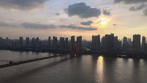 航拍风光城市长江江景立体交通道路桥梁晚霞天空城市素材67秒视频