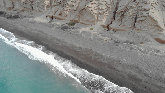 斯桑托里尼岛的希腊黑沙滩视频