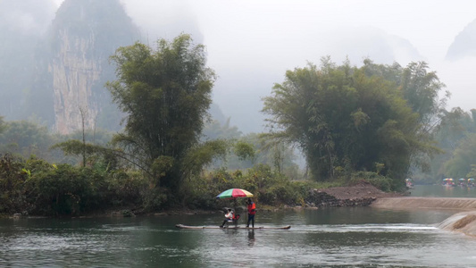 桂林阳朔遇龙河竹筏漂流视频