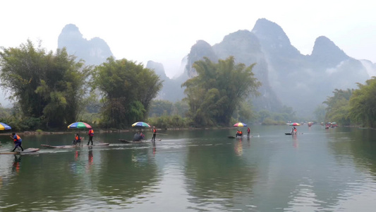 桂林阳朔遇龙河竹筏漂流视频