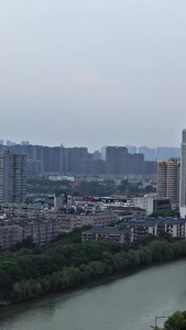 南京城市黄昏日落建筑群虎踞路航拍视频