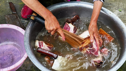 农村洗切加工猪肉腊肉视频