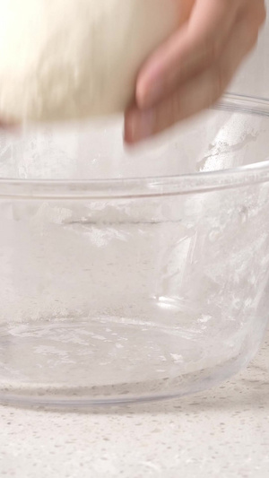 面团发酵玻璃碗19秒视频