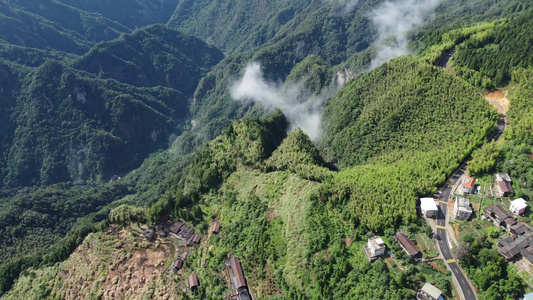 航拍高山峡谷风景视频