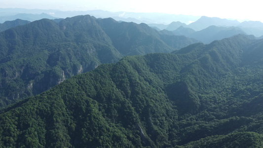 航拍高山峡谷风景视频