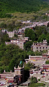 航拍甘孜藏族自治州最美民居中路藏寨视频旅游景区视频